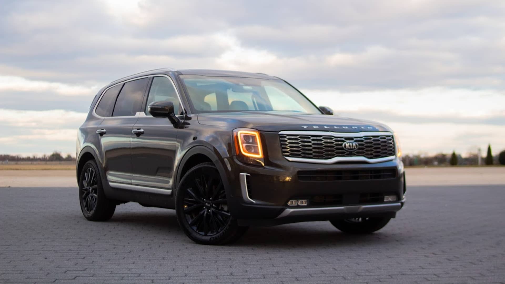 Featured image for Why the Kia Telluride Continues to Impress Family SUV Buyers