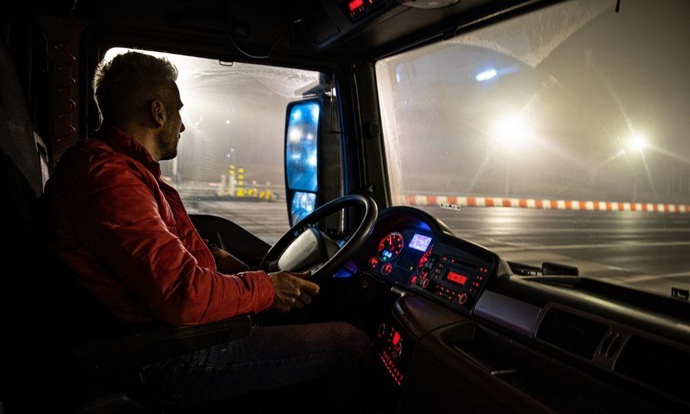 Featured image for Managing Truck Driver Fatigue: Strategies for Staying Alert on Long Hauls